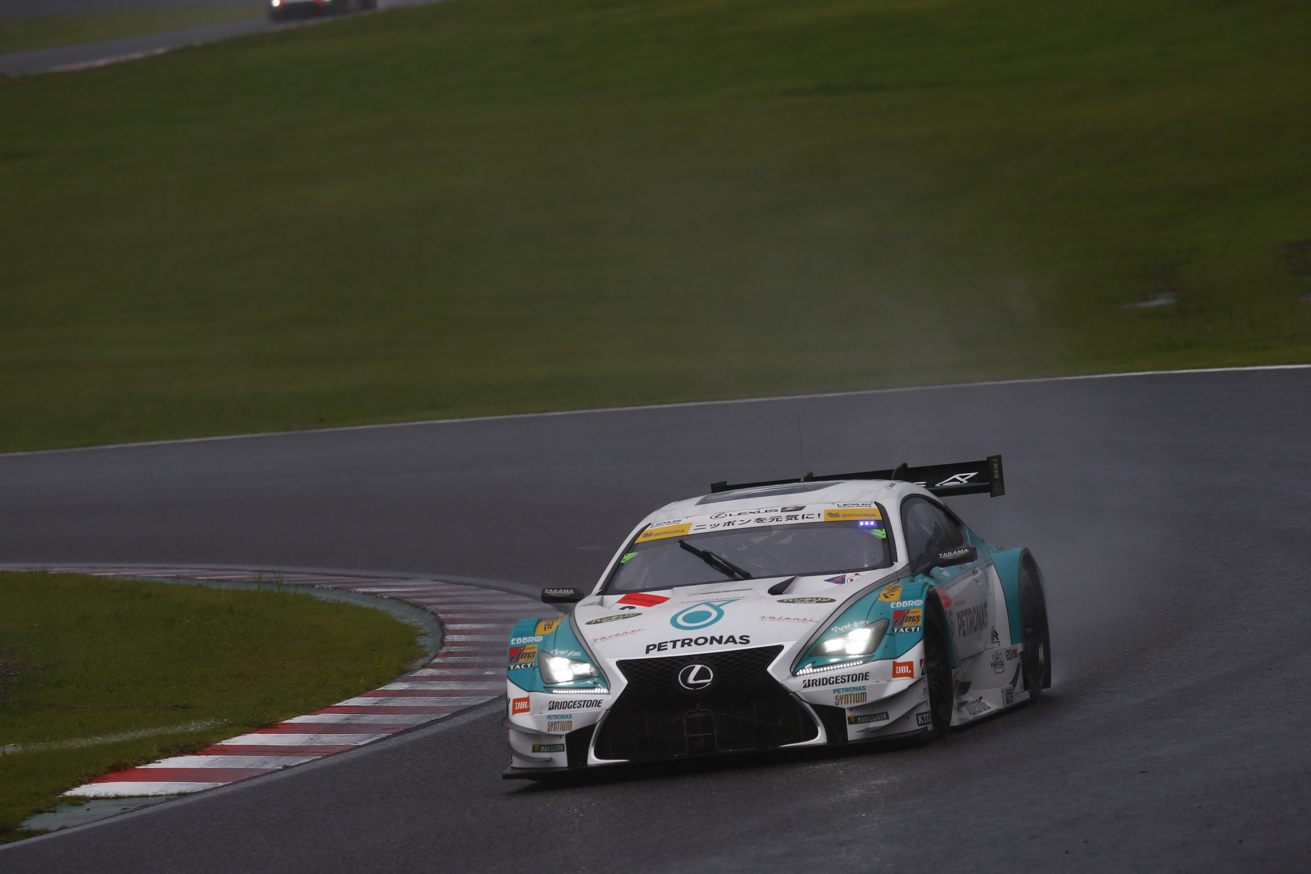 Petronas Tom S Rc F Finishes In 1st Place At The 15 Autobacs Super Gt 500 Series Race In Suzuka Lexus Bahrain
